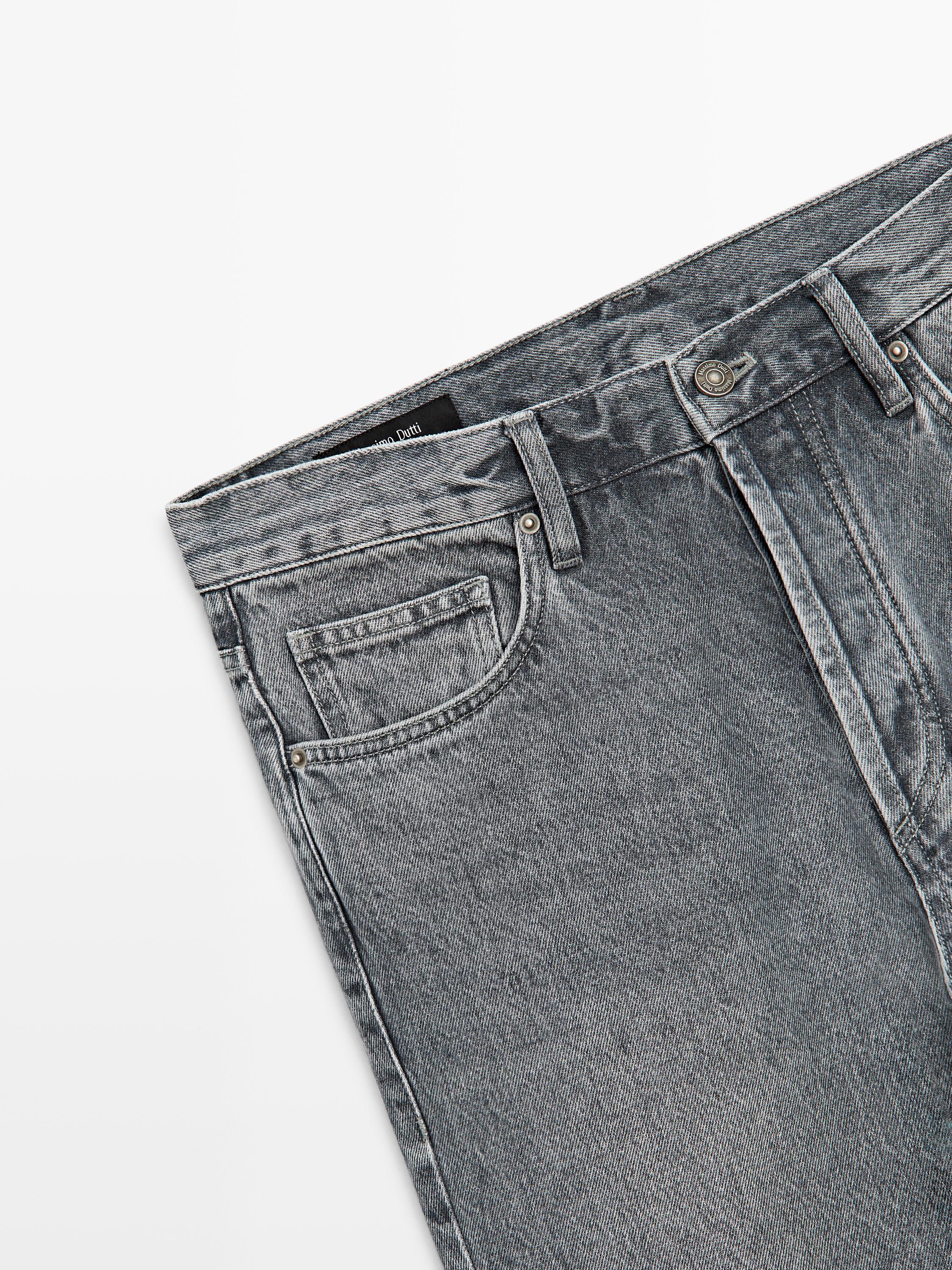 Straight-leg jeans